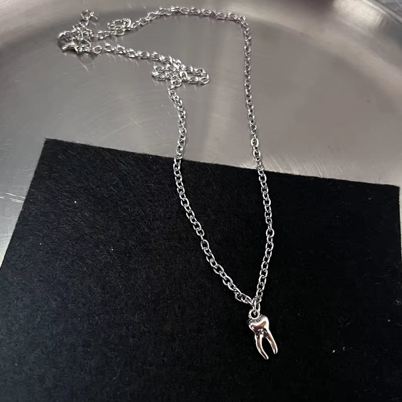 Y2K Flail Fire Heart Teeth Pendant Necklace for Women Men Charm Necklace Grunge Punk Fashion Jewelry 